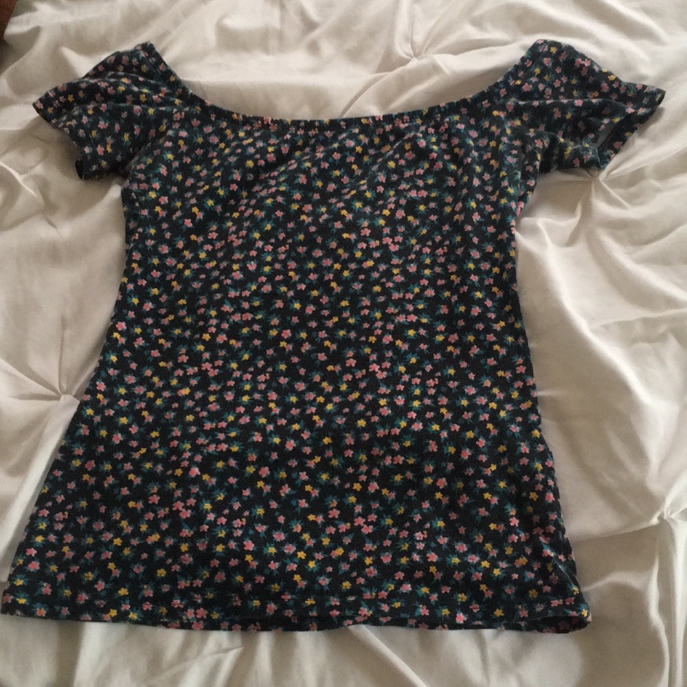 Floral off-the-shoulder shirt